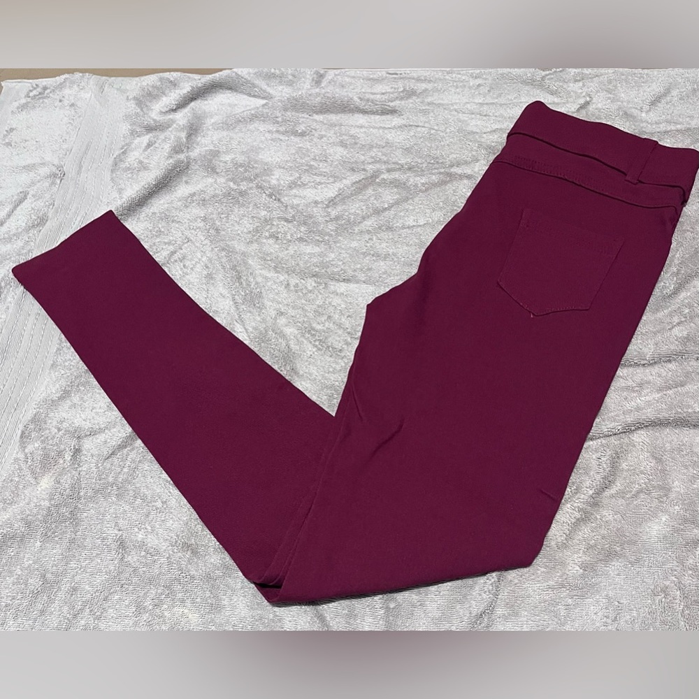 Amaryllis maroon leggings/pants size small new without tags